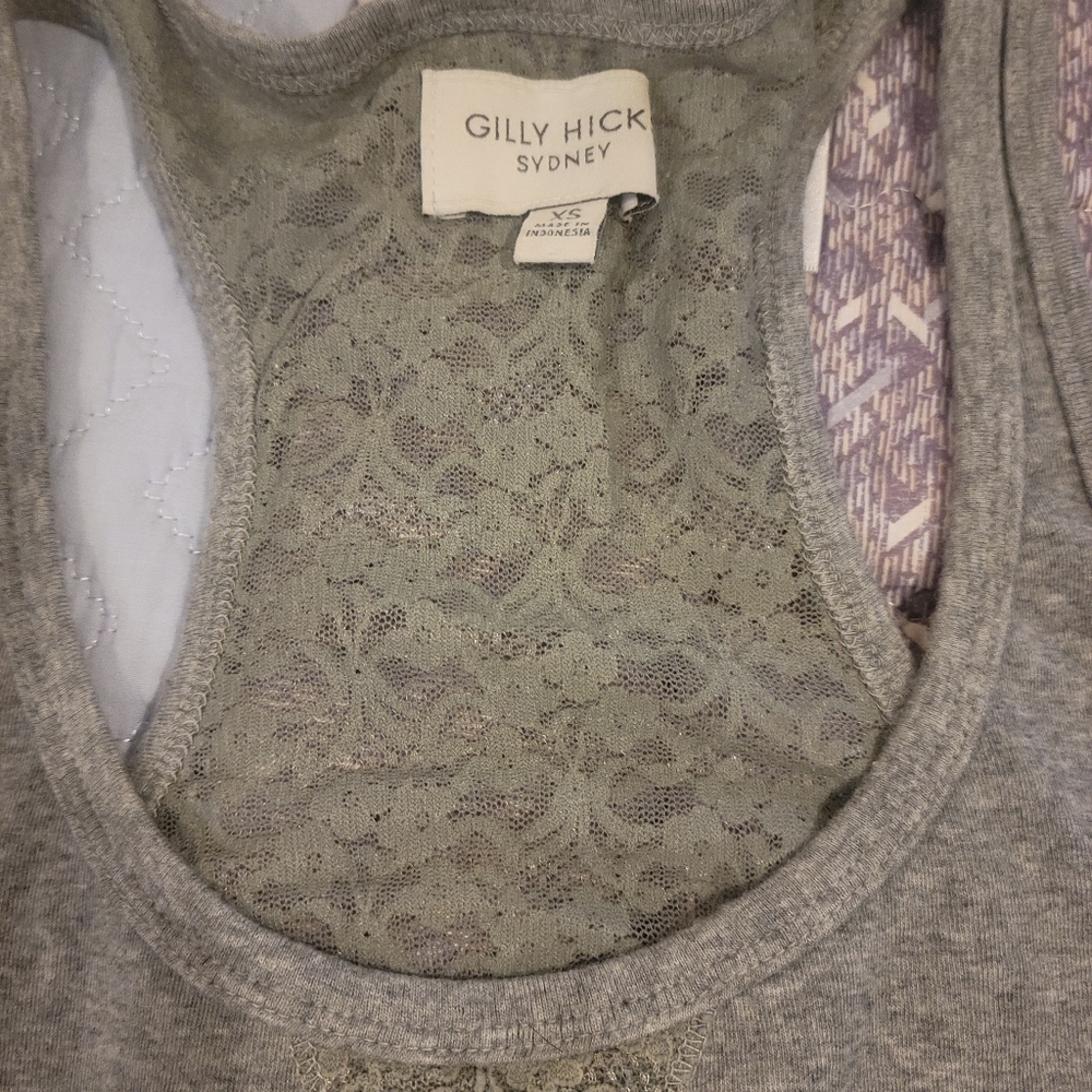 2 Gilly Hicks camisole - Picture 3 of 10